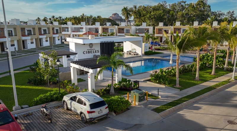Casa con patio vs casa con áreas comunes