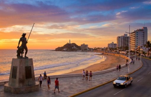 Paisaje de ocaso en el mar